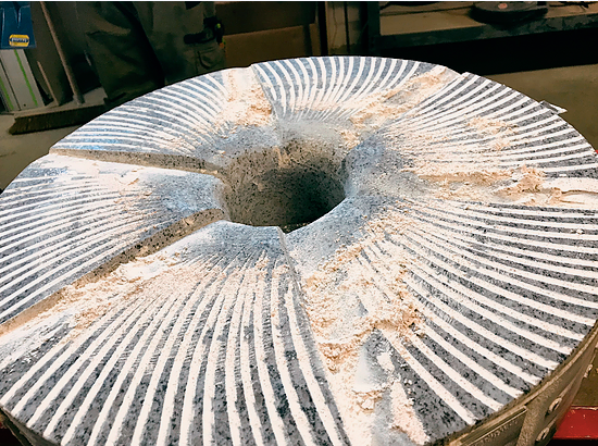 Meule de pierre type ASTRIE